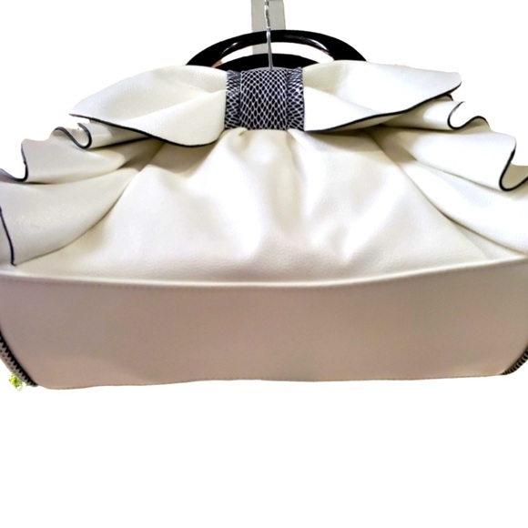 STUFF THE BAG White Bow Tote/crossbody. And Glam and fun. REBECCA MINKOFF - Picture 3 of 11